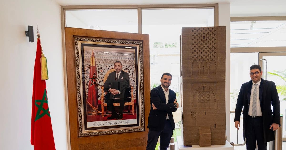 Innovation marocaine: la Tour Hassan sublimée en carton